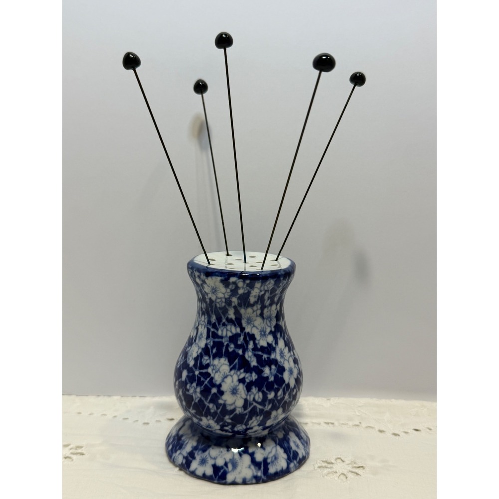 Victoria Ware Ironstone Hat Pin Holder Blue White Flow Blue Floral with 5 Pins